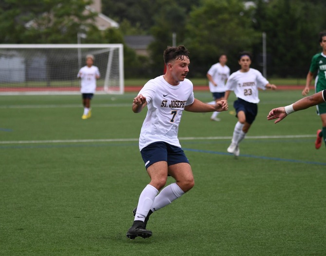 Men’s Soccer Holds Off Old Westbury on Senior Day